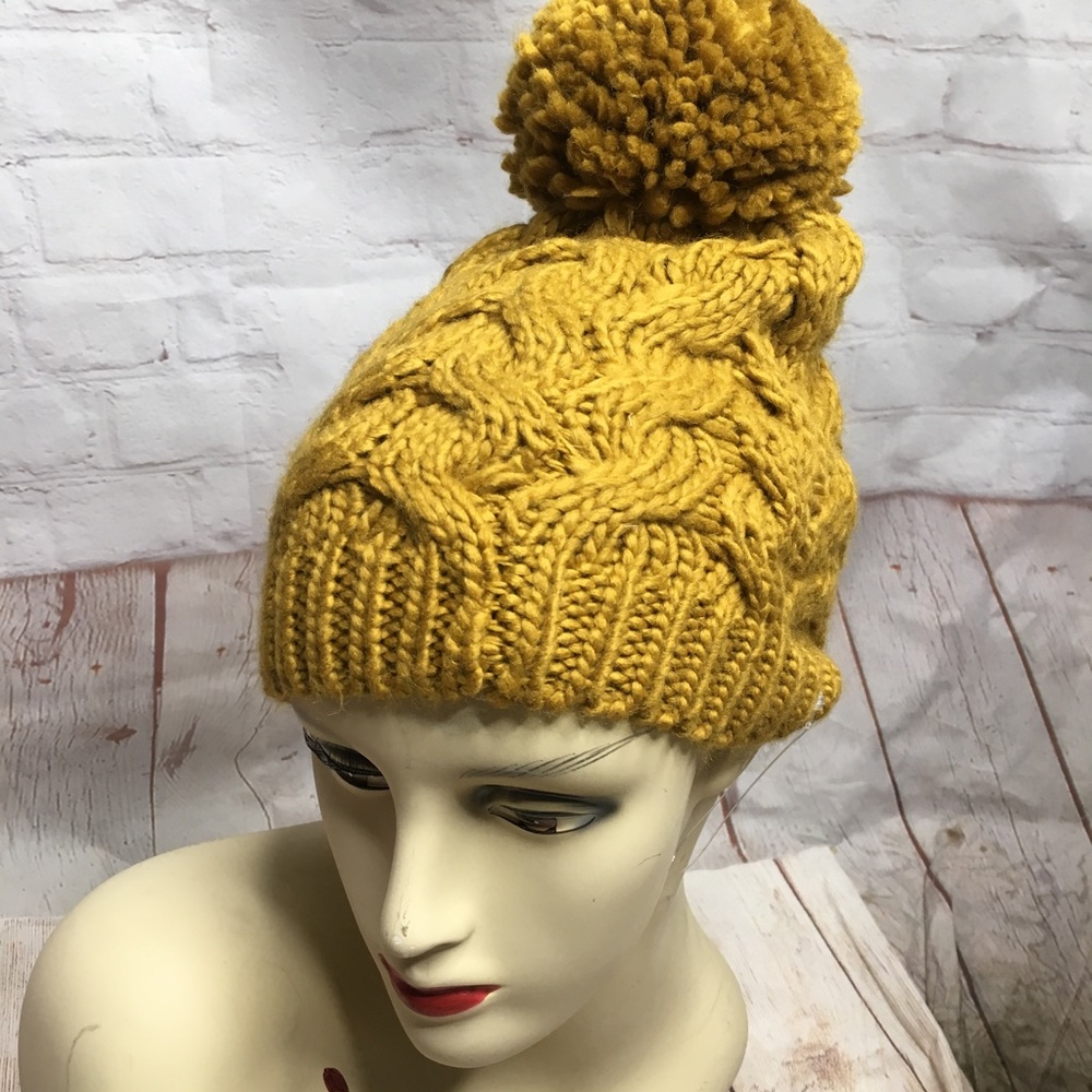 3/$25 NEW Chunky Cable Knit Pom Pom Beanie Cap